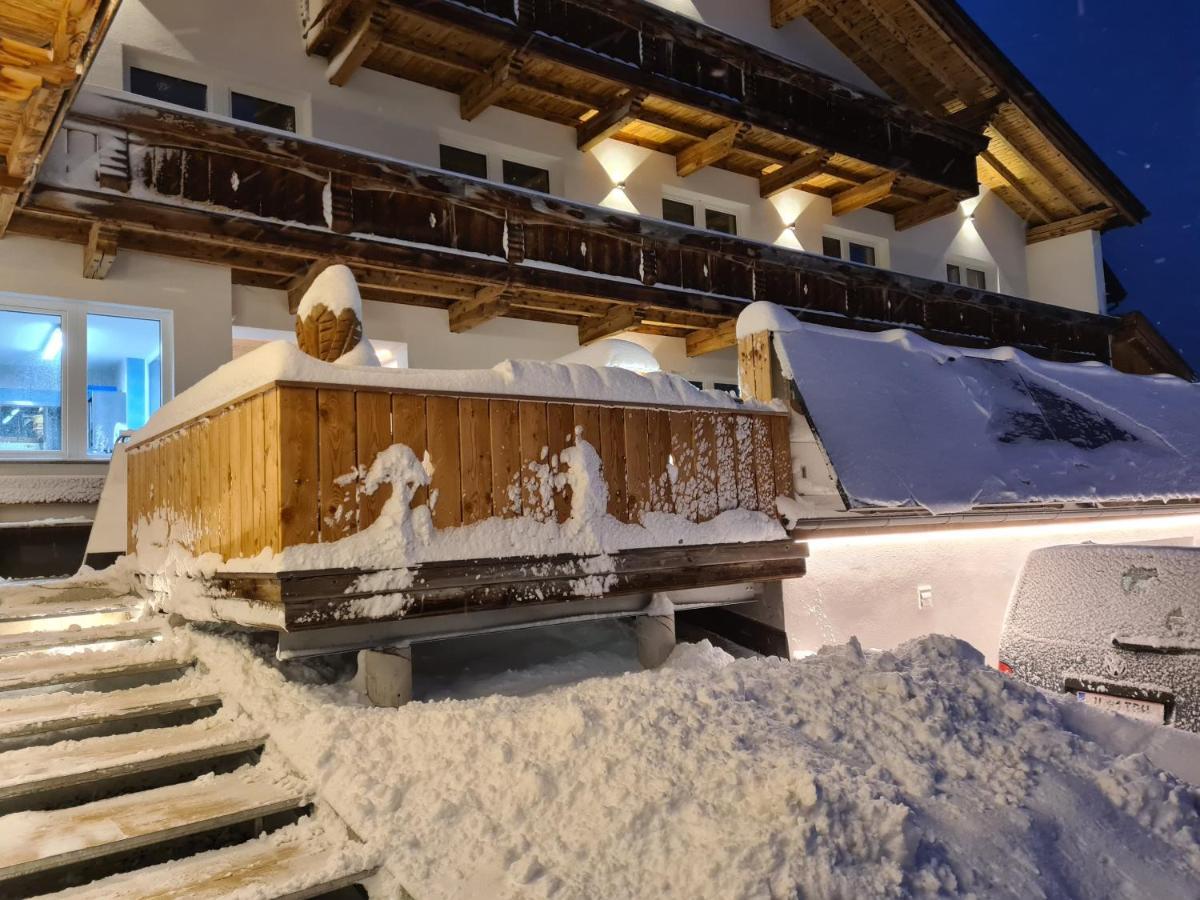 Alpen Gasthof Apartments Hohe Burg ทรินส์ ภายนอก รูปภาพ