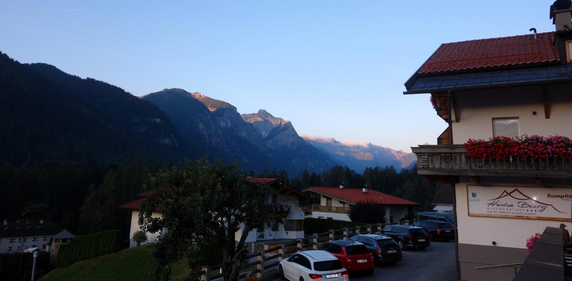 Alpen Gasthof Apartments Hohe Burg ทรินส์ ภายนอก รูปภาพ